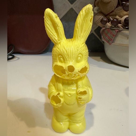 VTG 90’s DISTRESSED PLASTIC YELLOW EASTER BUNNY FLAWED 6” NOSTALGIC COLLECTIBLE - Picture 8 of 8